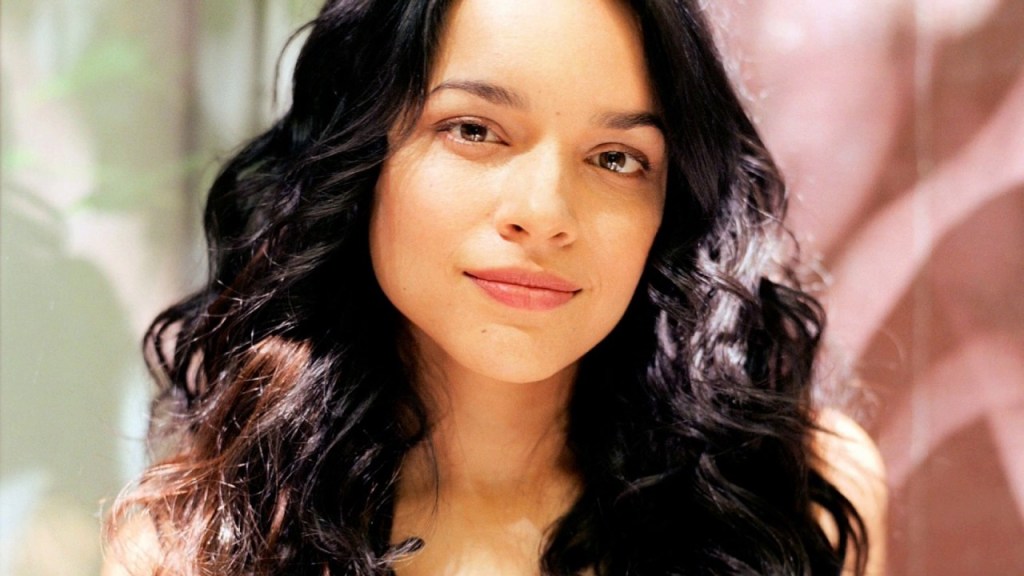 Gushing Over Norah Jones’ Debut Come Away With Me: 20 Years Later